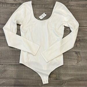 Express Ladies White Ribbed Scoop Neck Bodysuit NWT Size L